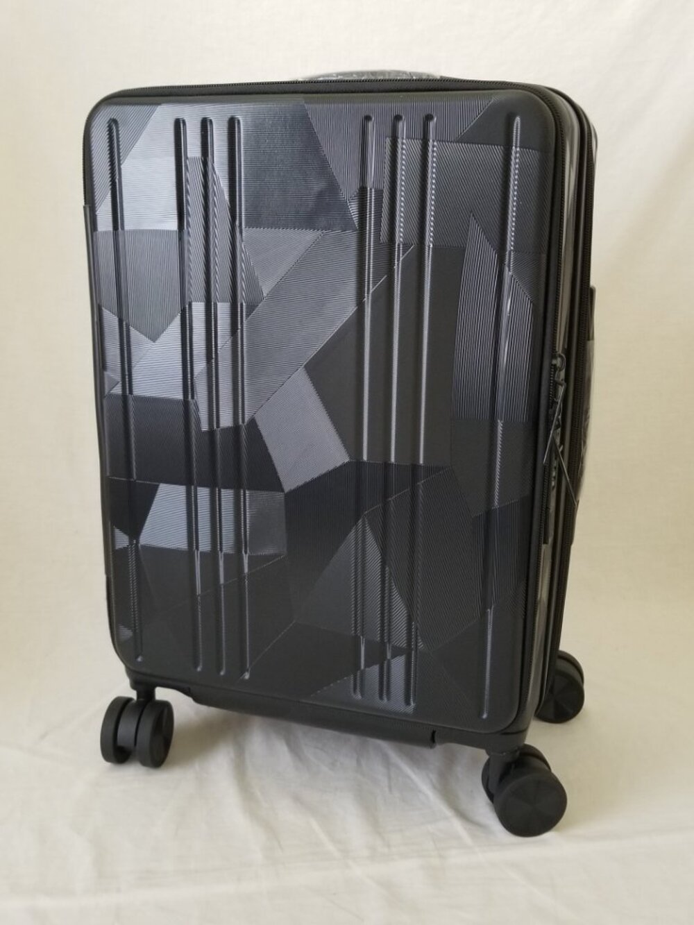 NWOT! 22" Rolling Expandable Suitcase w/Dual Open Design, USB Cord, TSA Lock